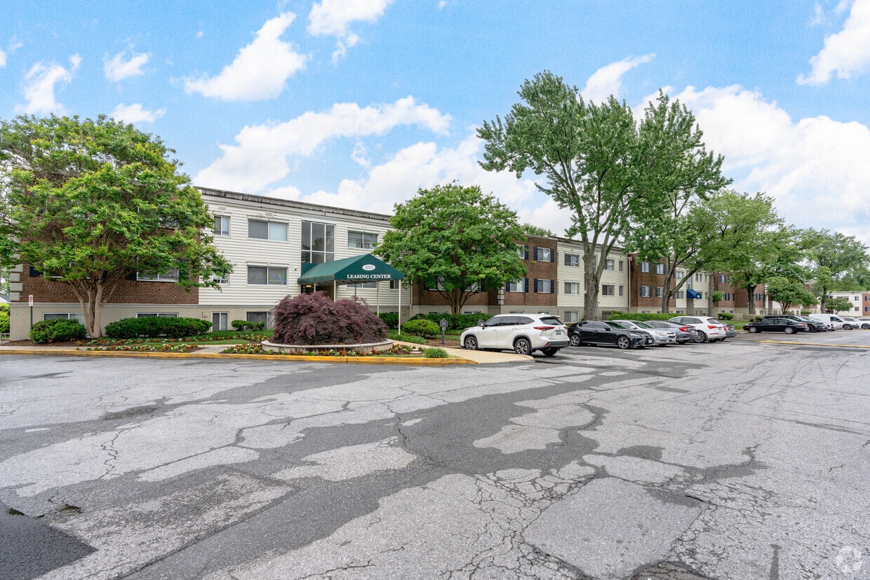 Flats of Forestville - Flats of Forestville