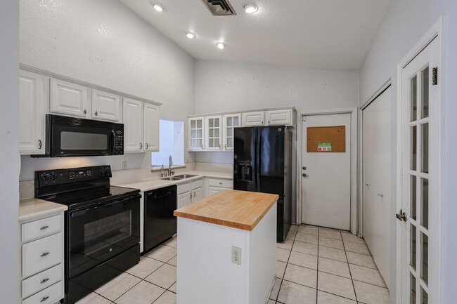 Photo - 1822 E Bluefield Ave