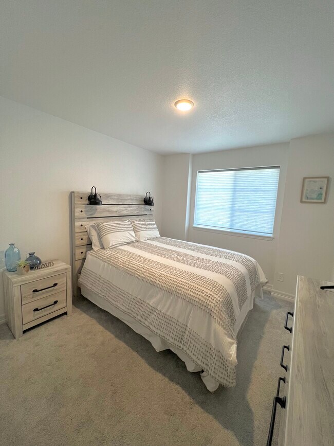 Photo - 1875 Satin Spar Point