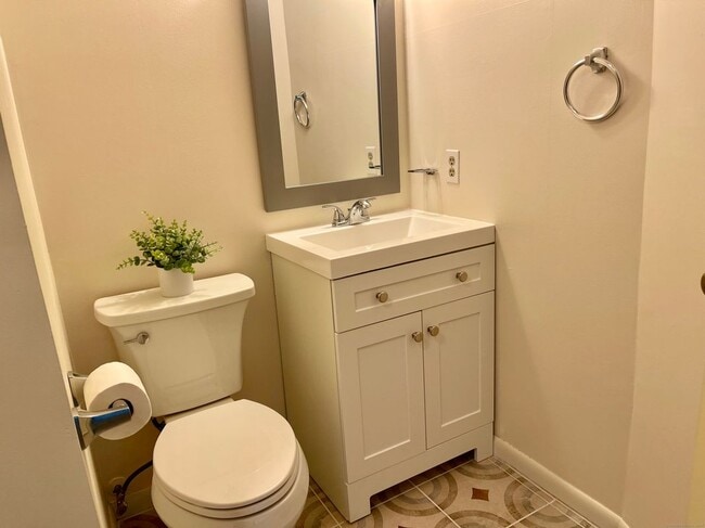 Photo - 300 Brittany Farms Rd