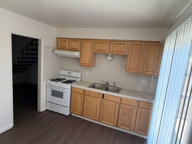 Photo - 4704 Planz Rd Unit B