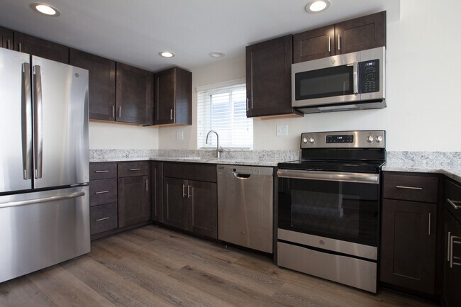 180 Chittenden Ave Unit 3B