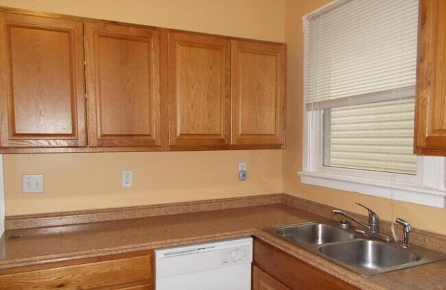 558 Lilley Ave