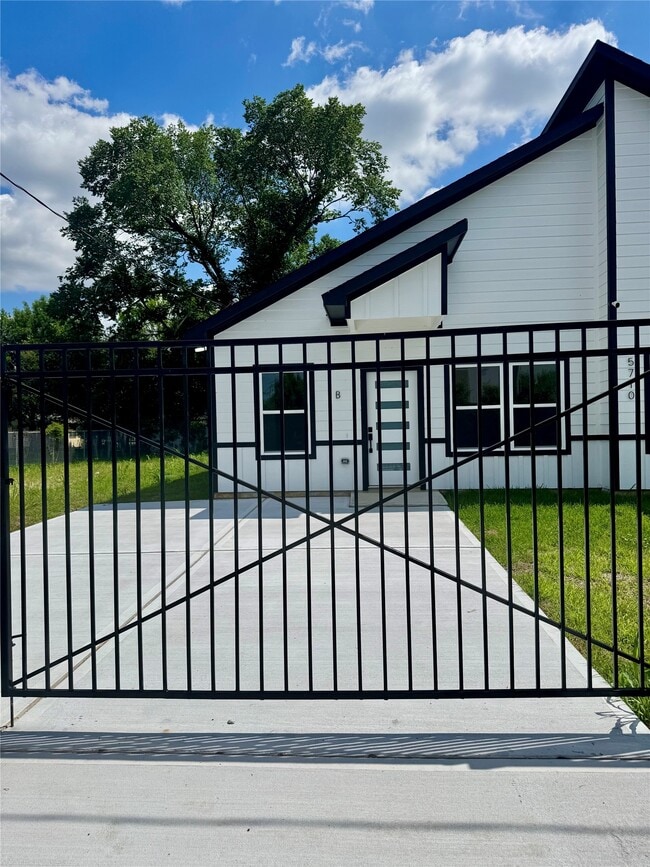 Photo - 5710 Delmack St Unidad B