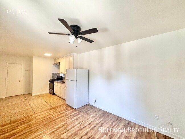 Photo - 5419 Harold Way Unidad 9