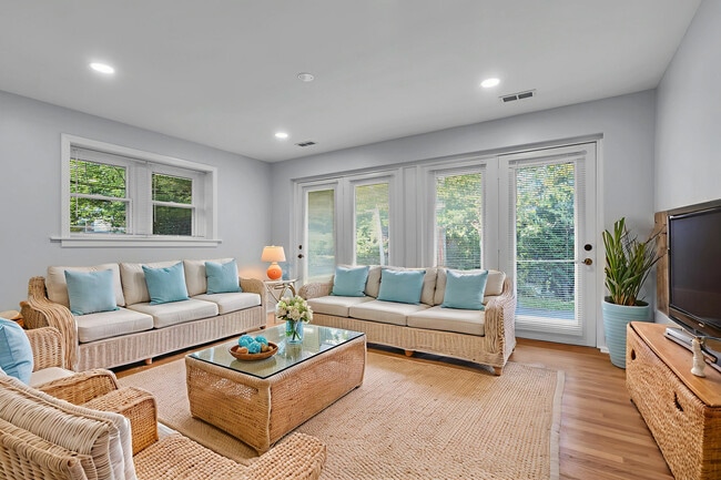 Photo - 6811 N Kenneth Ave