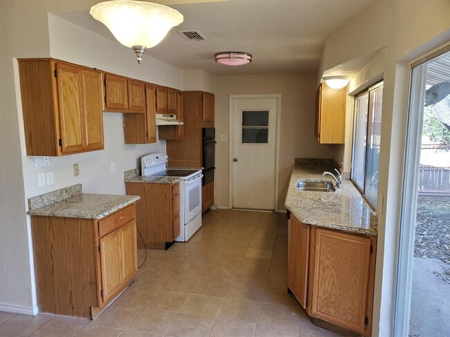 Photo - 1813 Cottonwood St