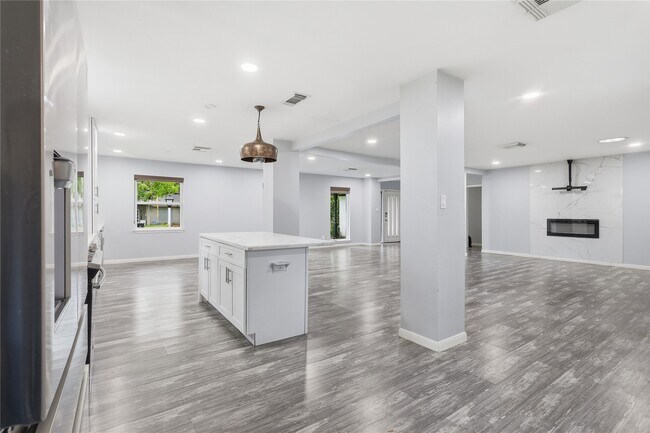 Photo - 5347 Rutherglenn Dr