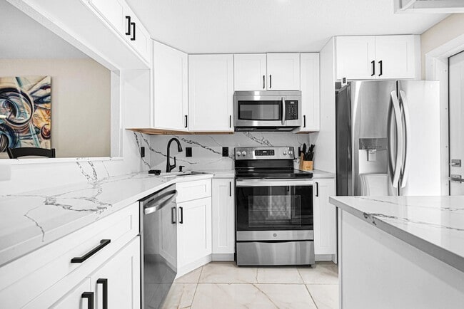 Photo - 400 SE 10th St Unidad 105