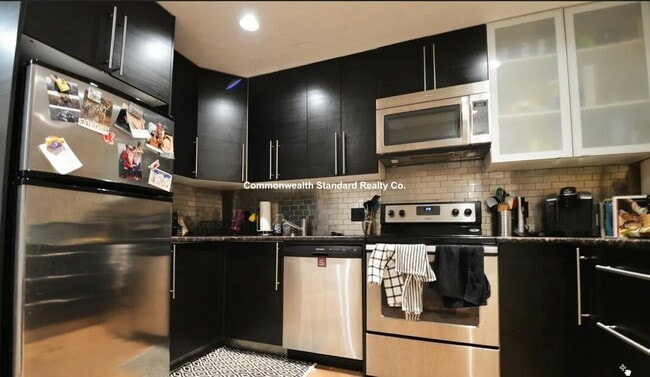 Building Photo - 1203 Beacon St Unit 2