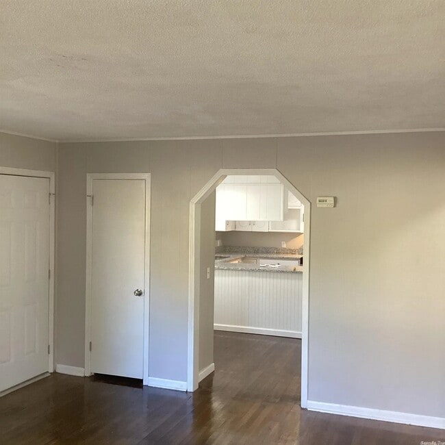 Photo - 713 Brewer St