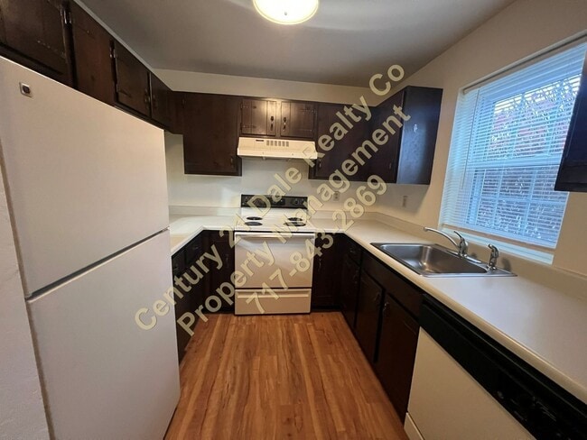 Photo - 2 Bedroom Townhouse in West York