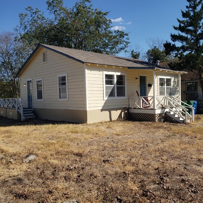 Building Photo - 316 Davis St Rental