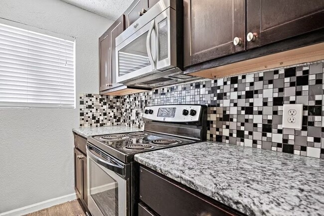 Building Photo - 5414 Reiger Ave Unit 4 Rental