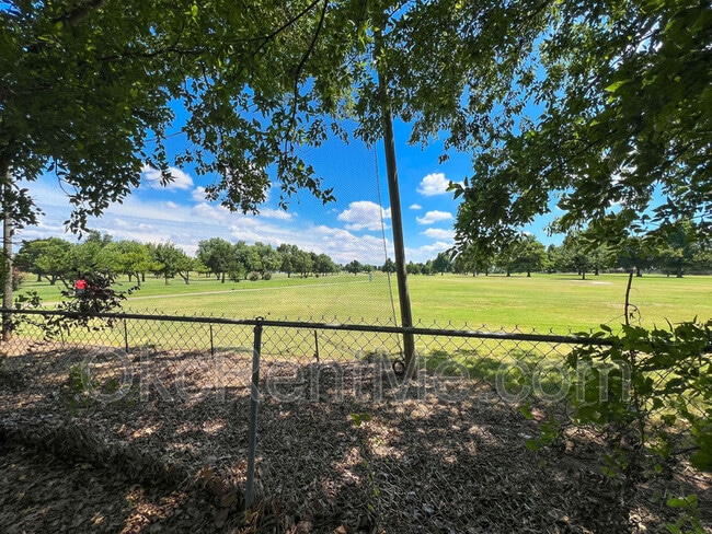 Photo - 2400 SW 63rd St