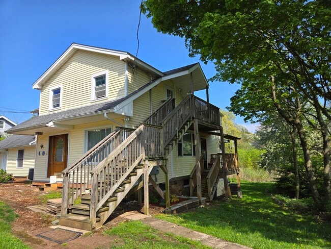 Photo - 190 Short Beach Rd