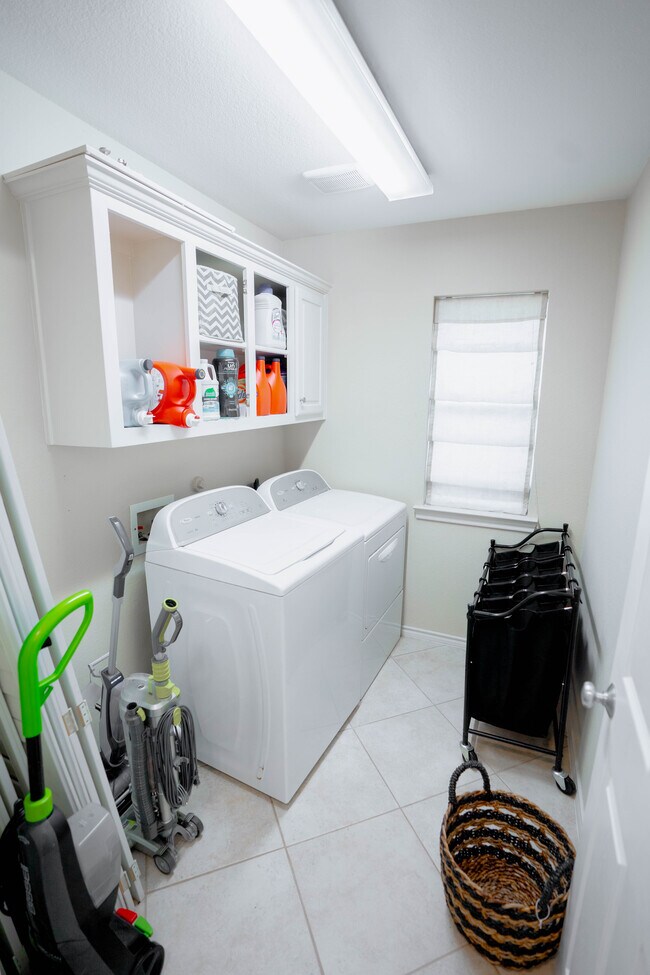 Photo - 1931 Palisade Ct