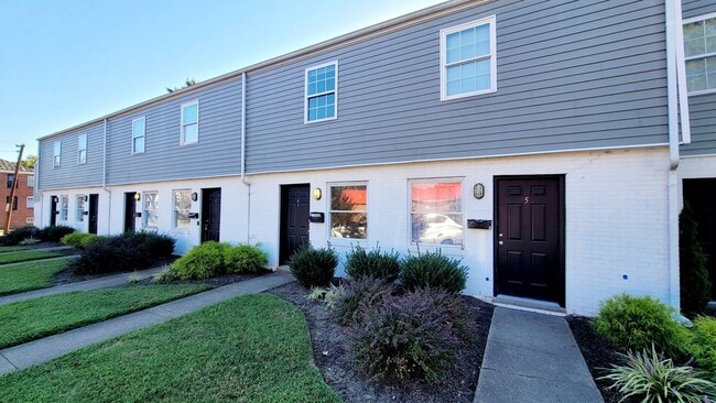 Building Photo - 509 N 35th St