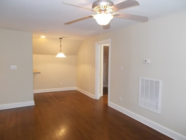 Photo - 216 Thomas Terrace Unidad B