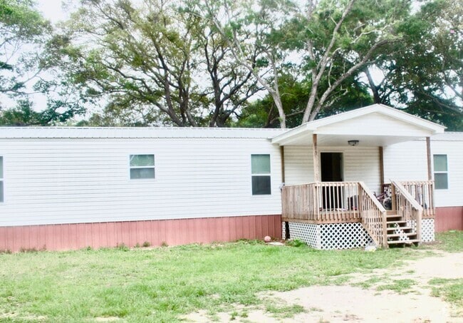 Building Photo - 3  bedroom 2 bath Mobile Home with a  Larg...