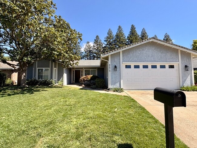 Building Photo - Beautiful 3 Bedroom, 2.5 Bathroom Fully Remodeled Home in Orangevale!