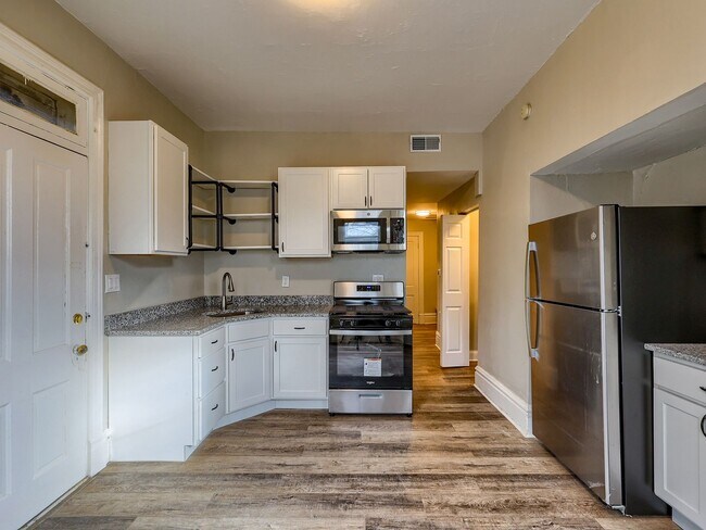 Photo - 1528 Green St Unit 2