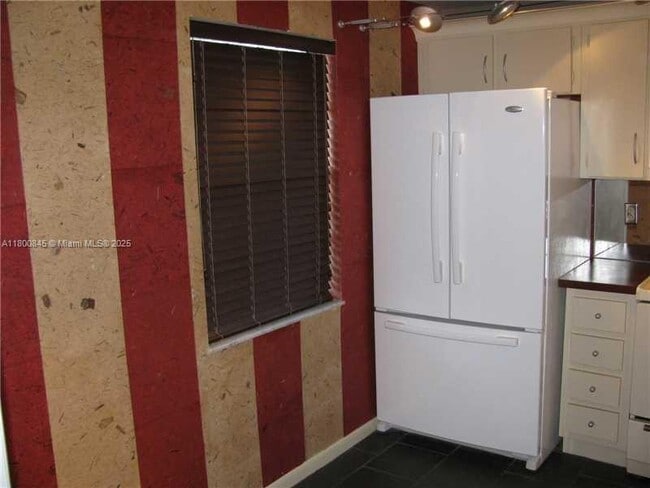 Photo - 441 SE 3rd St Unit 202