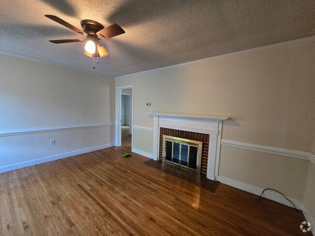 Building Photo - Cute 3Bed, 1Bath Home in Riverside Area