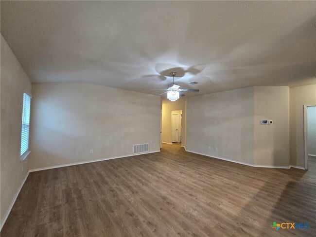 Photo - 2356 Pintail Loop