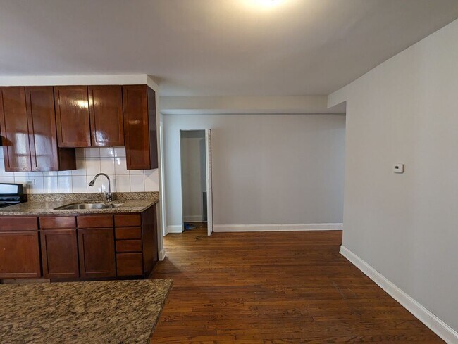 Photo - 5027 N Harding Ave Unit 5029-1W