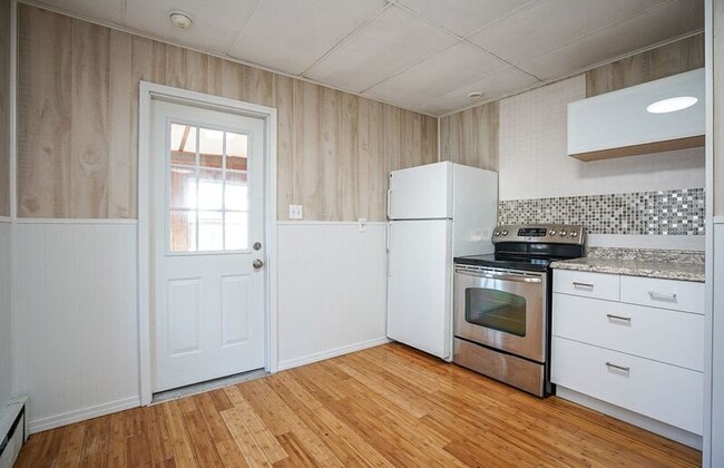 Photo - 148 Allen St Unit 2