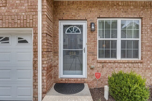 Photo - 2 BEDROOM 2 BATH TOWNHOME CLOSE TO DOWNTOWN