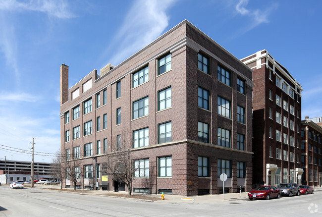 National Biscuit Company Flats located at the corner of 10th Street & Cherry - National Biscuit Flats Apartments