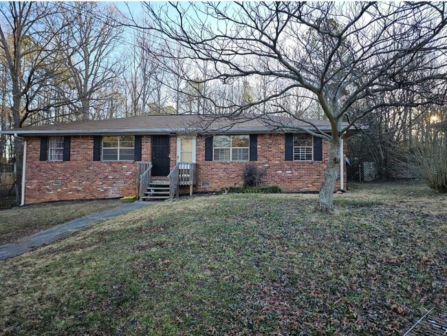 Building Photo - Newly renovated 2 bedroom, 1 bath duplex i... Rental