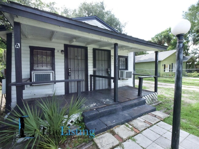 Photo - 1005 Pine Ave