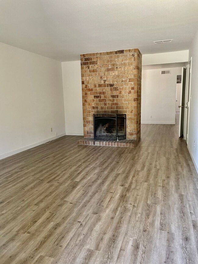 Photo - MONTOYA8907-8909 Unit 8907