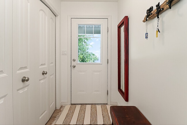 Photo - 49 Silver Glen Blvd