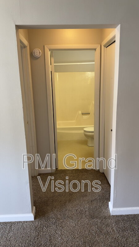 Photo - 24 W Buchanan Ave Unidad 3