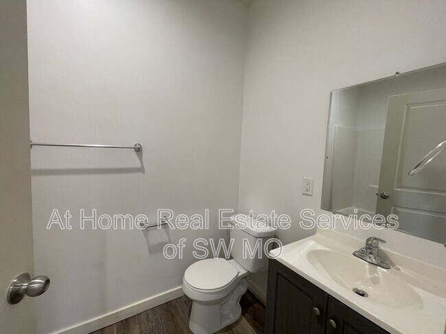 Photo - 2009 E Grand St Unit F