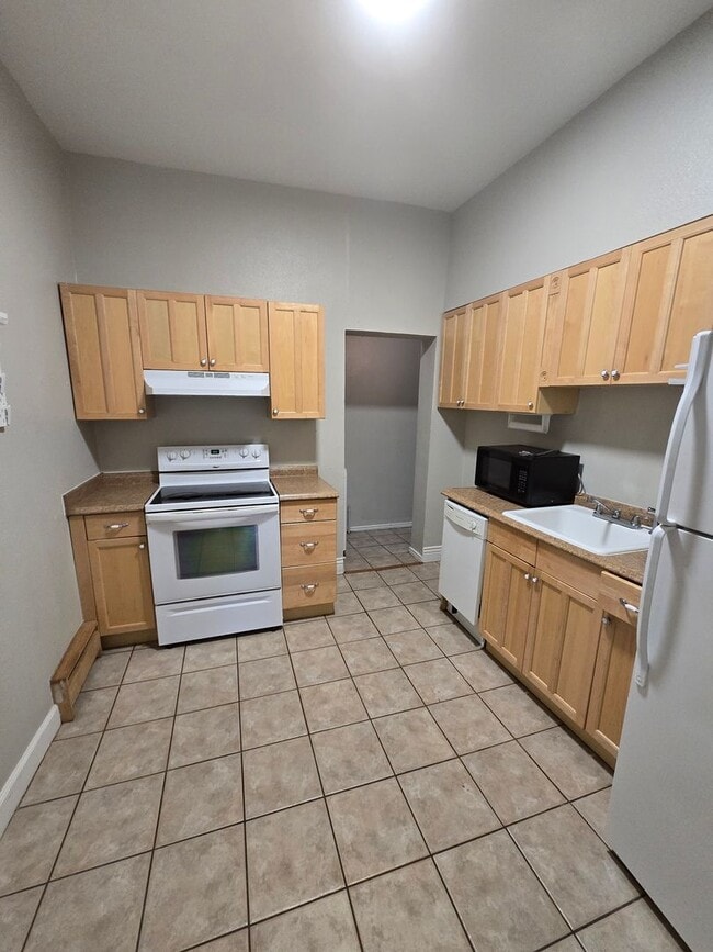 Photo - $500.00 Off First Months Rent!  Updated & ... Unidad 7