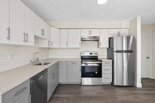 Building Photo - 472 Essex St Unit 203 Rental