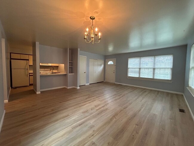 Photo - 27 Martine Ct Unit 2 Downstairs