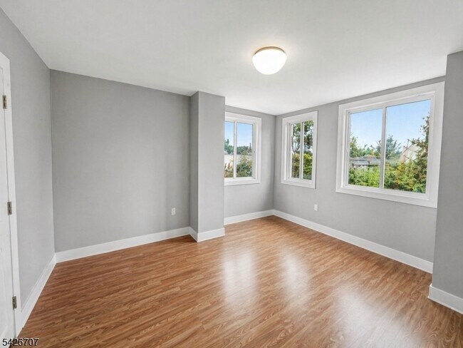 Building Photo - 119 N 11th St Unit 2