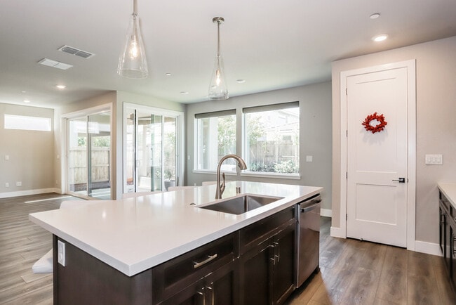 Photo - 11905 Montron Wy