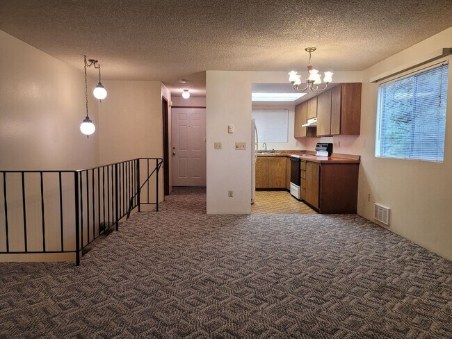 Photo - 1112 Shorewood Dr Unit B