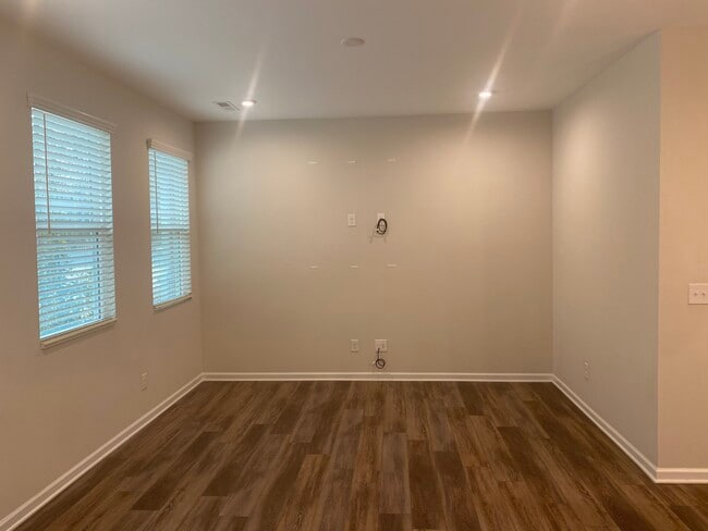 Sala de reuniones para un entretenimiento perfecto. - 1368 Galloway Rd