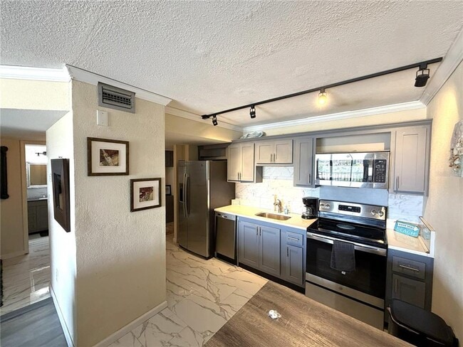 Photo - 51 Island Way Unit 705