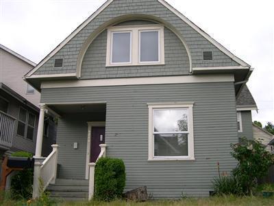Building Photo - Pre - Leasing Excellent 7 Bedroom/3 Bathro... Rental