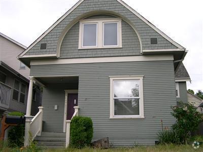 Building Photo - Pre - Leasing Excellent 7 Bedroom/3 Bathro... Rental