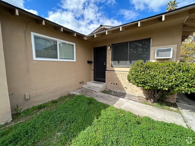 Building Photo - 1709 Evergreen Ave Unit #1 Rental